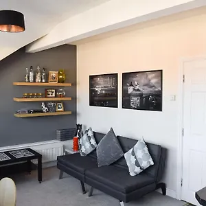  Holiday home Moonshine Loft United Kingdom